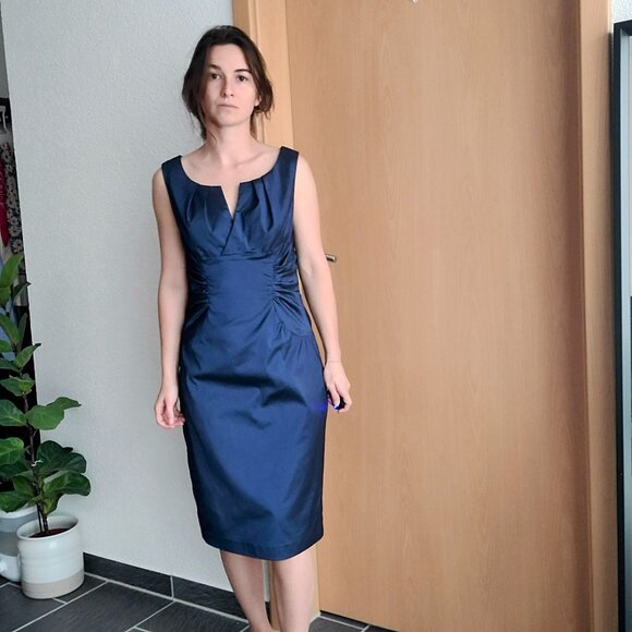 Adrianna Papell Taffeta Metallic Navy Blue Sleeveless Knee Length Evening Dress - Picture 13 of 13